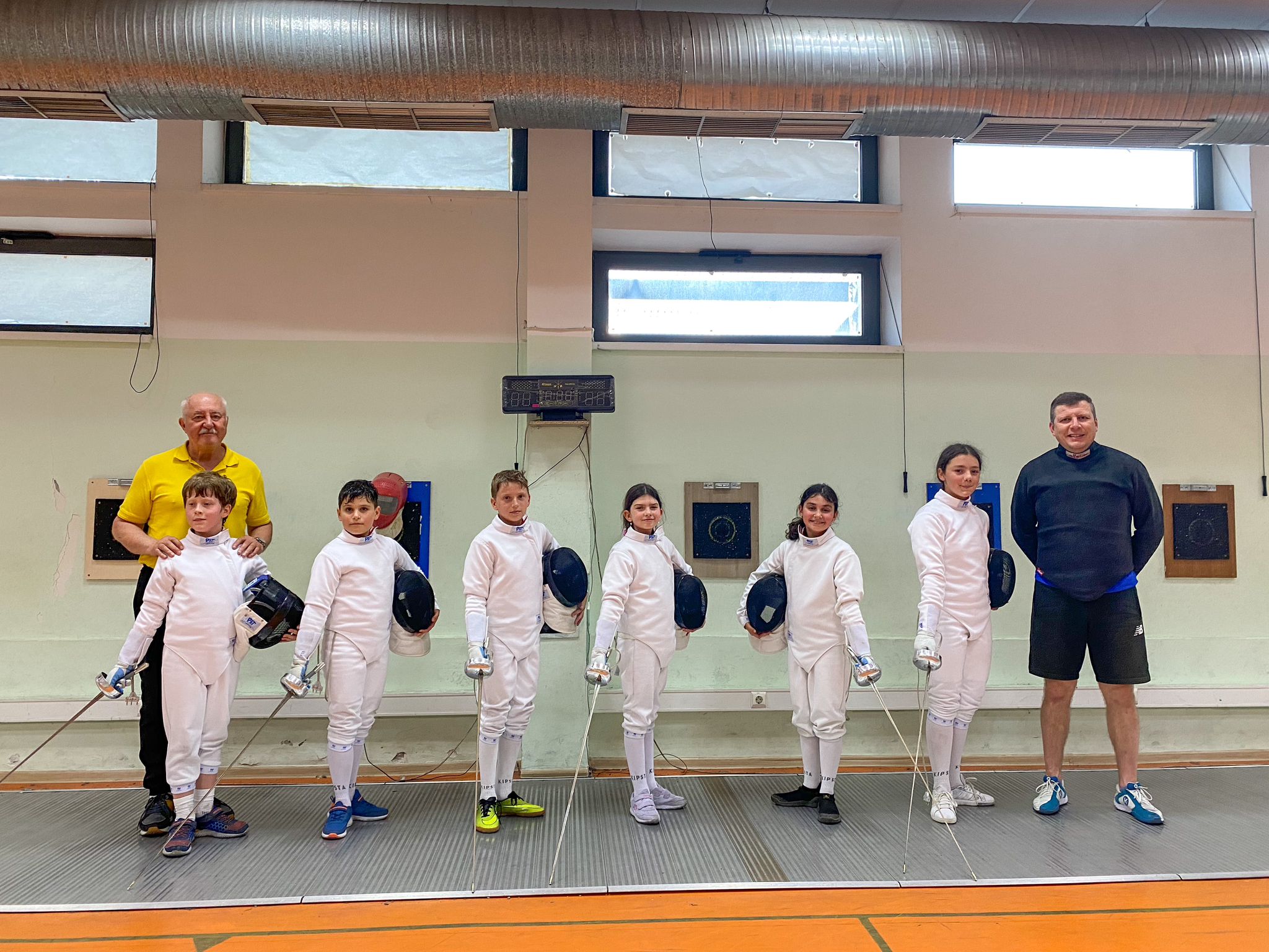 ÎNCEPE CAMPIONATUL NAȚIONAL DE SCRIMĂ PENTRU COPII